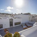 Апартаменты The Pelican Heritage House.
