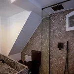 Апартаменты The Pelican Heritage House.
