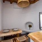 The Pelican Heritage House. Mykonos Town